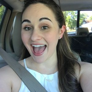 Meet your Posher, Stephanie
